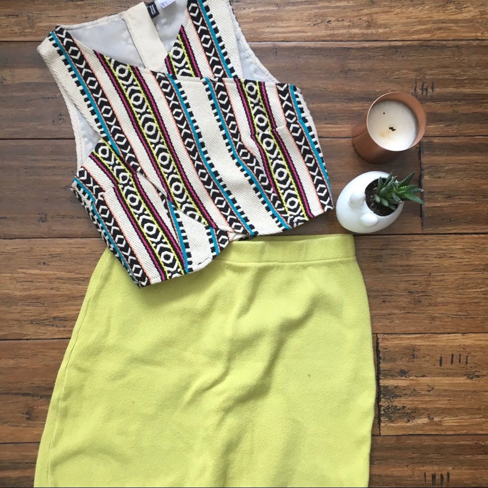 BNWOT TRIBAL CROP TOP